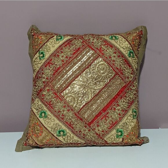 Beautiful pillow   - Picture 1 of 6